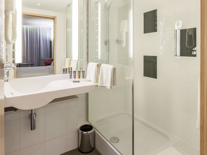 Bathroom 5, Novotel Istanbul Zeytinburnu, Zeytinburnu