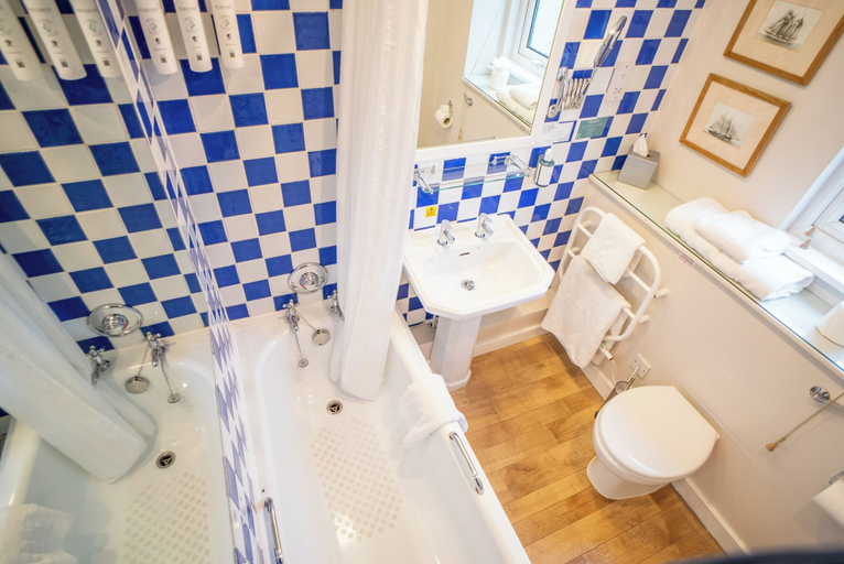 Bathroom 3, County Hotel Chelmsford, Essex