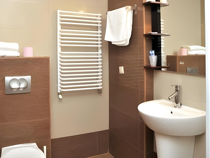 Bathroom 7