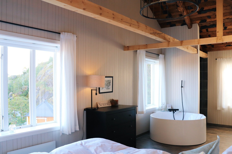 Bedroom 2, Nusfjord Arctic Resort, Flakstad