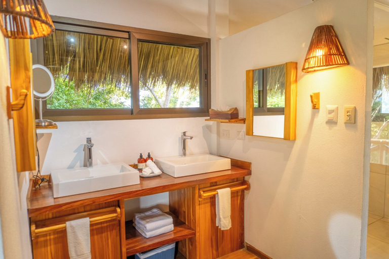 Bathroom 5, Isla Chiquita Glamping Hotel, Puntarenas