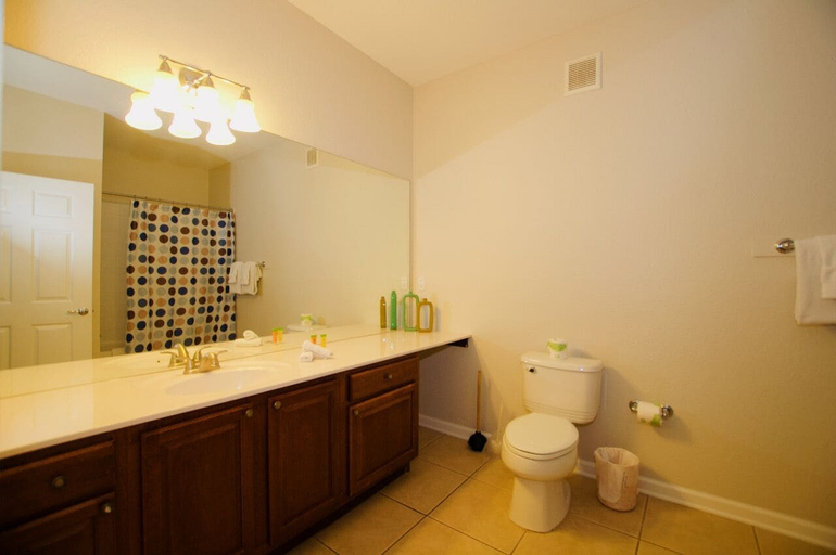 Bathroom 3, Vista Cay by Cosy Casas, Orange