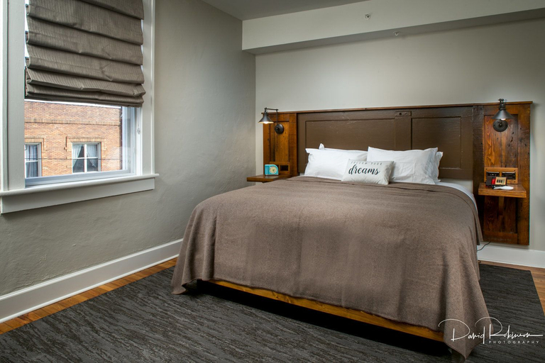 Bedroom 3, Western Front Hotel, Wise