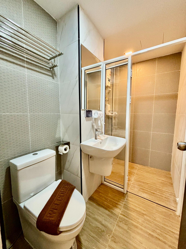 Bathroom 4, Charm Hostel @Pratumnak, Pattaya
