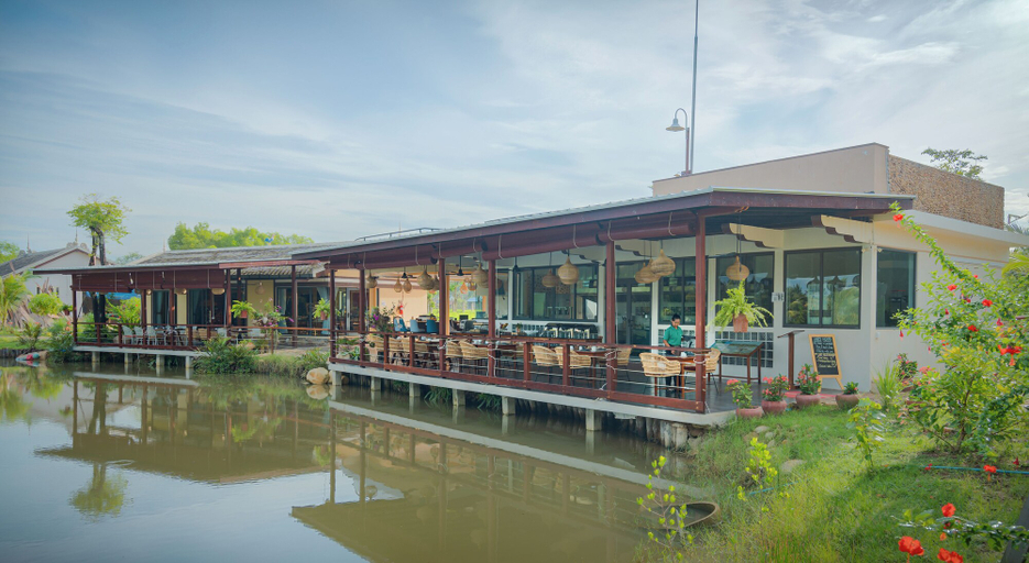 Exterior & Views 2, Komsan Kampot Resort, Kampot