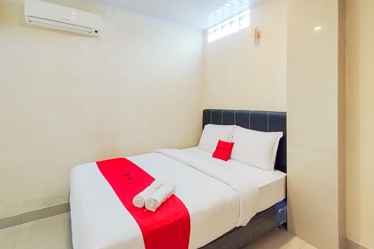 RedDoorz @ Rejoss Lux Medan, Medan