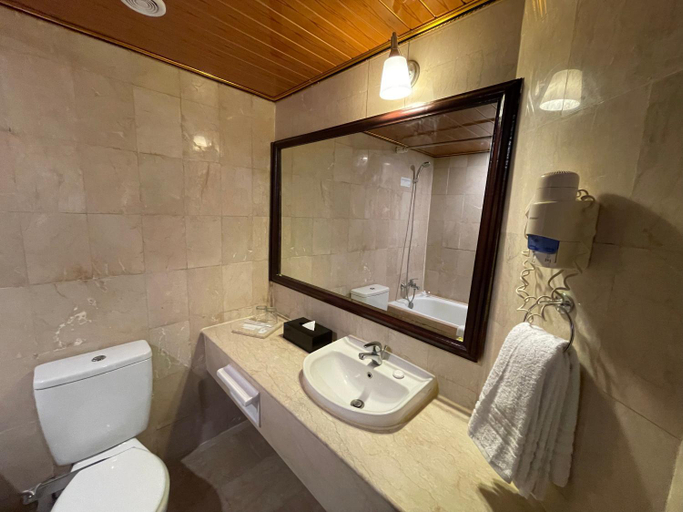 Bathroom 17