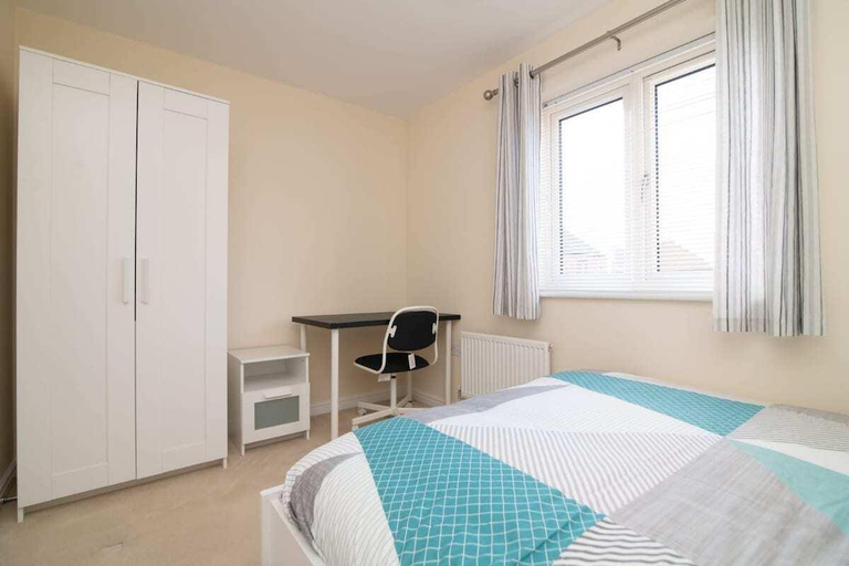 Others 3, Quiet Two Bedroom House Driveway Parking & Garden, Wolverhampton