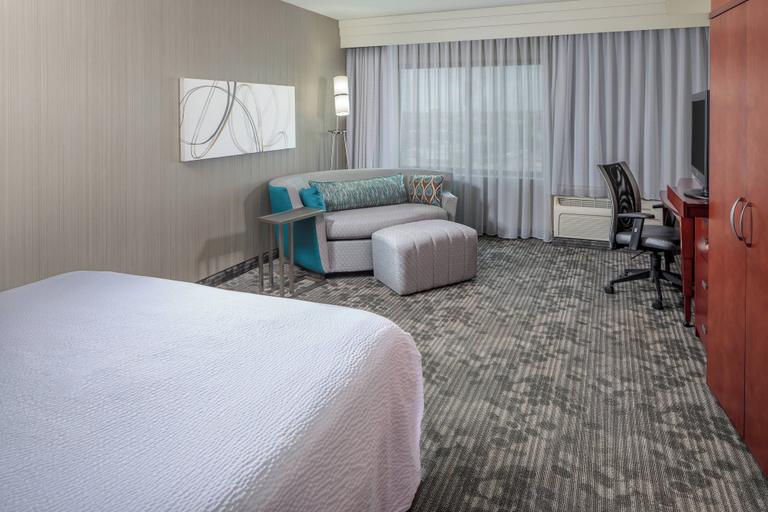 Bedroom 4, Courtyard by Marriott Houston Medical Center/NRG Park, Harris