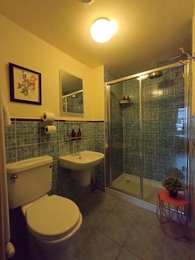 Bathroom 2, The Bluebell, Bath and North East Somerset