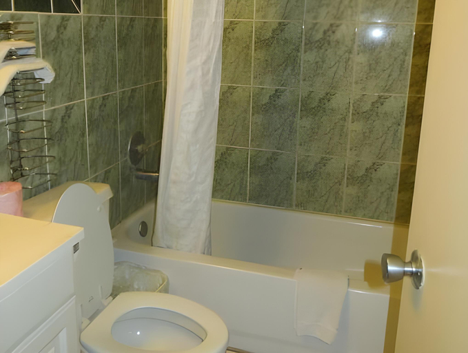 Bathroom 7
