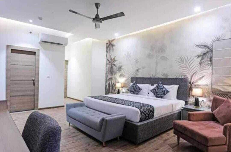Bedroom 2, Hotel Smart by Kelvish Hotel, Delhi