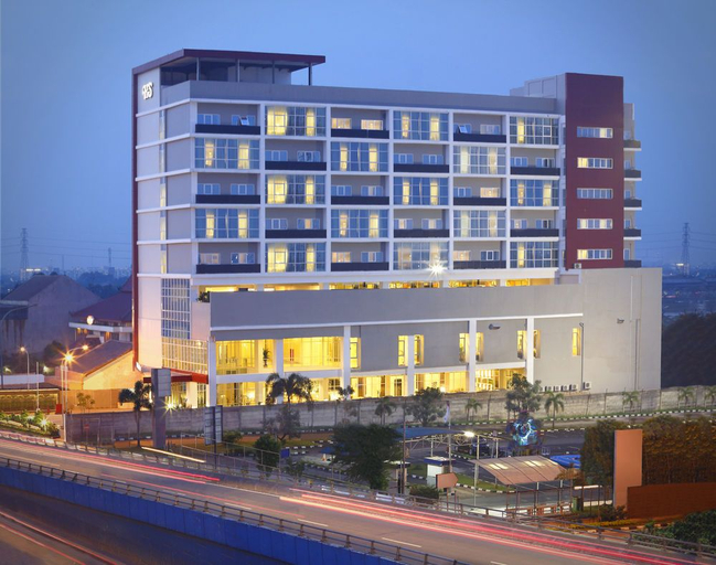 Exterior & Views 1, Hotel Santika Cikarang, Cikarang