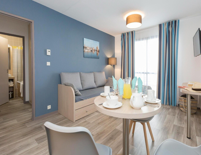 Living room 5, Apartment in La Rochelle Near the Beach, Charente-Maritime