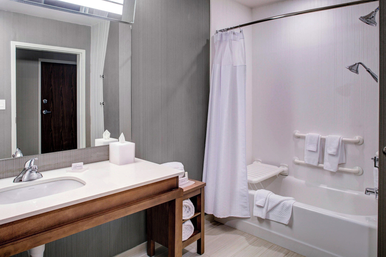 Bathroom 4, Courtyard by Marriott Nashville Mount Juliet, Wilson