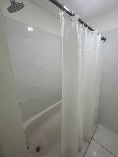 Bathroom 4, Aracari Hotel Guyana, Meer Zorgen / Malgre Tout