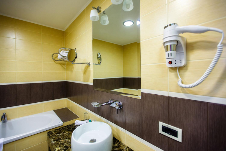 Bathroom 2, Menorah, Dnipropetrovs'ka