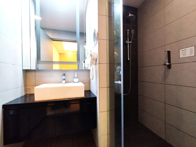 Bathroom 13