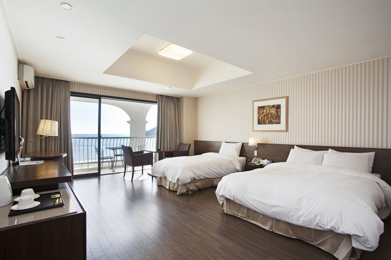 Bedroom 4, Song Jung Hotel, Haeundae