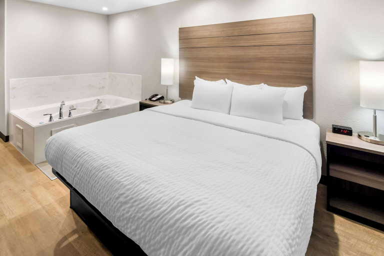 Bedroom 3, Clarion Pointe Fort Worth East - Arlington, Fort Worth