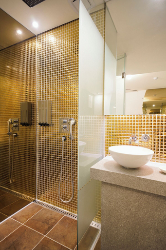 Bathroom 8