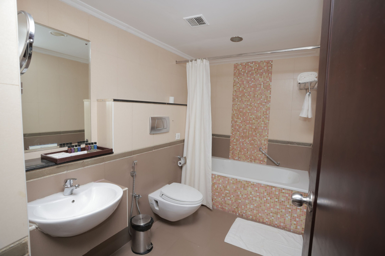 Bathroom 5, The Quilon Beach Hotel and Convention Center, Kollam