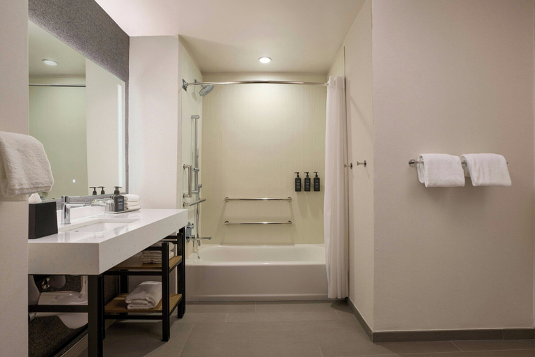 Bathroom 5, Sheraton Grand Sacramento Hotel, Sacramento