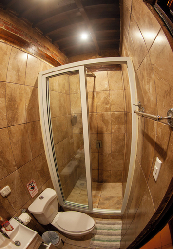 Bathroom 5, Hot Chipilin, Antigua Guatemala