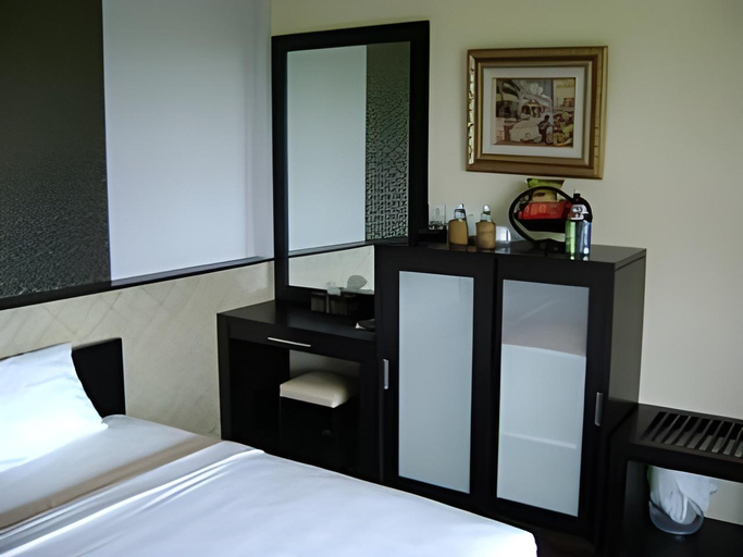 Bedroom 6
