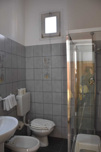Bedroom 4, Hotel Le Palme, Savona