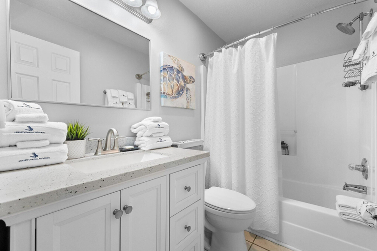 Bathroom 3, Grand Caribbean East 403, Escambia