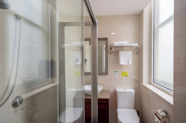 Bathroom 10