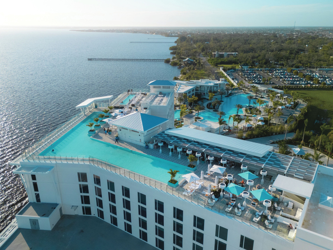 Exterior & Views 2, Sunseeker Resort Florida Gulf Coast, Curio Collection Hilton, Charlotte