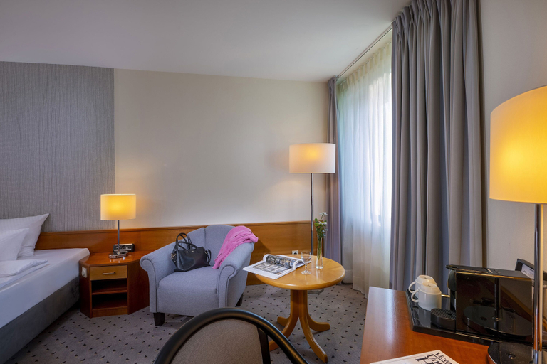 Bedroom 4, Maritim Airport Hotel Hannover, Region Hannover