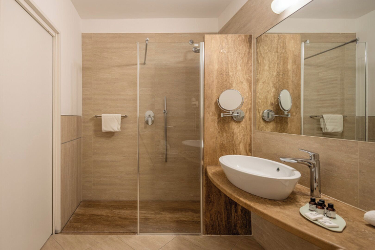 Bathroom 5, Hotel Savoy Palace - Tonelli Hotels, Trento