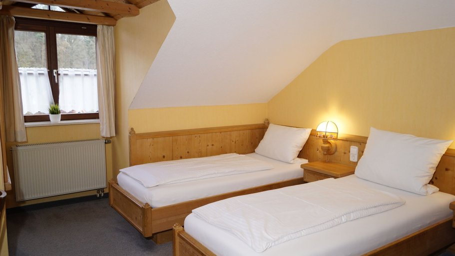 Bedroom 3, Landgasthof Falken, Ostalbkreis