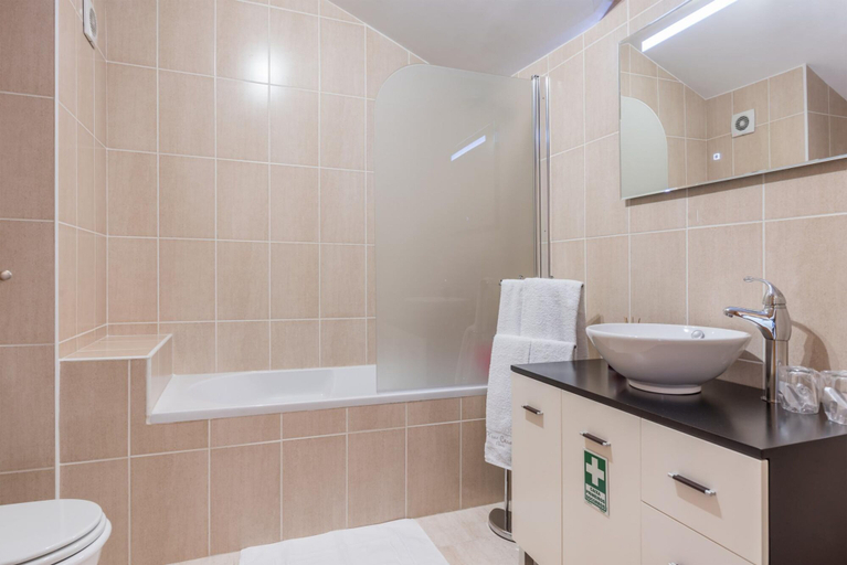 Bathroom 3, Savana Apartment by Atlantic Holiday, Santa Cruz