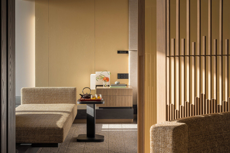 Bedroom 3, Four Seasons Hotel Osaka, Osaka