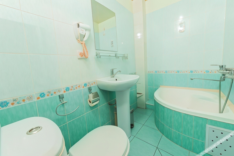 Bathroom 4, Reikartz Kokand, Dang'ara