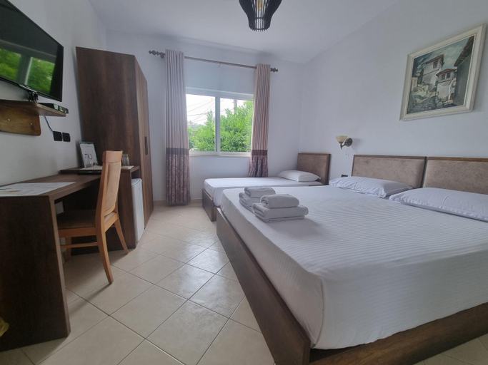Bedroom 1, HOTEL VILA TWIX, Beratit