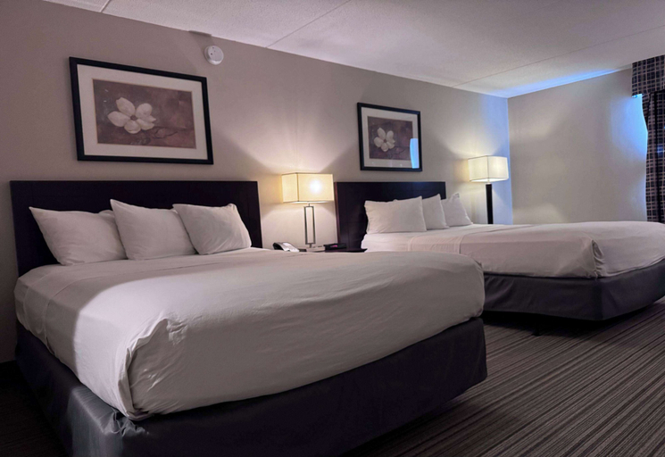 Bedroom 3, Ramada by Wyndham London, Middlesex