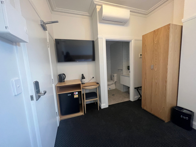 Bedroom 5, Mortdale Hotel, Hurstville