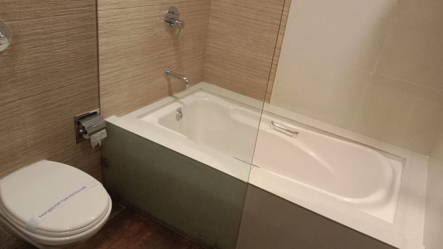 Bathroom 5, Hotel Corporate, Thane