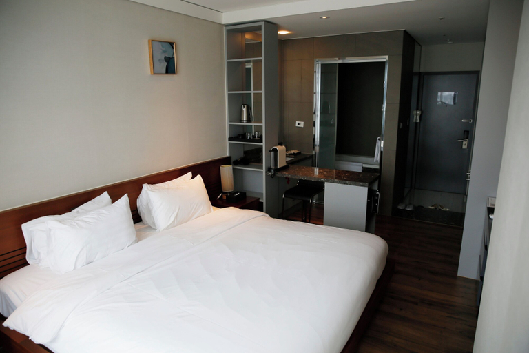 Bedroom 4, J-One Hotel, Cheongwon