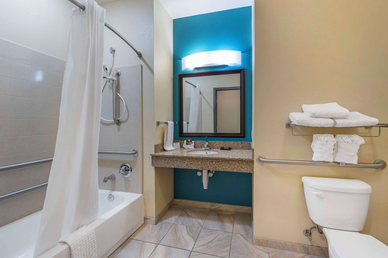 Bathroom 4, Best Western Plus Patterson Park Inn, Cowley