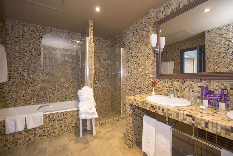 Bathroom, Parador de Trujillo, Cáceres