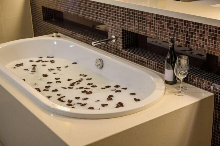 Bathroom 16