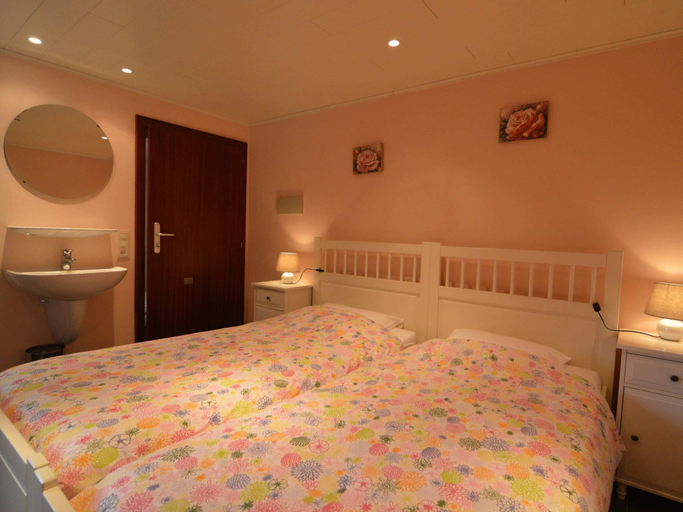 Bedroom 2, Panoramic Retreat, Thirimont, Liège