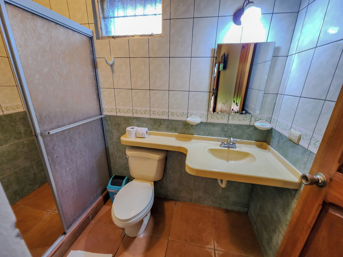 Bathroom 3, Hotel Sierra Arenal, San Carlos