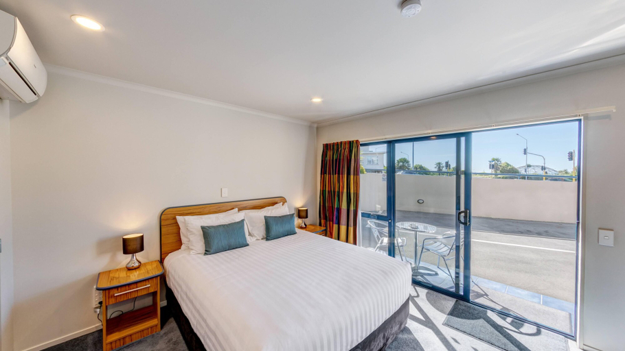 Bedroom 2, Bay Viaduct Motor Lodge, Timaru
